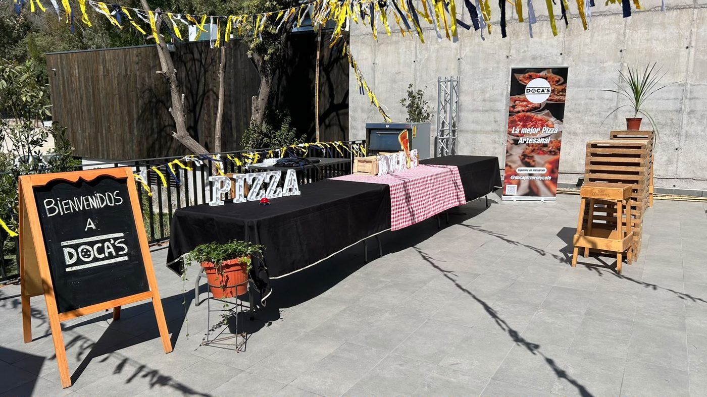 Montaje de bienvenida Doca's para evento corporativo